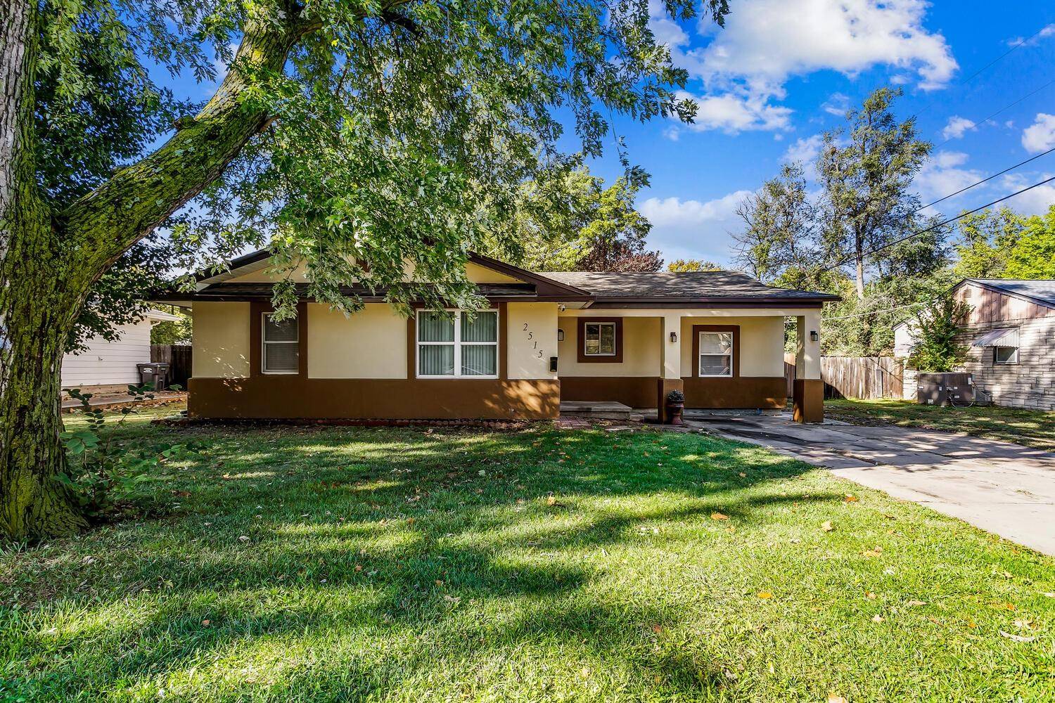 2515 S Oak Pass St, Wichita, KS 67216