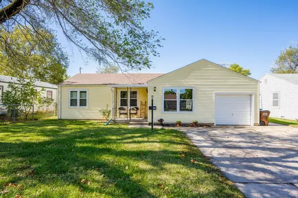 2751 S Oak St, Wichita, KS 67217