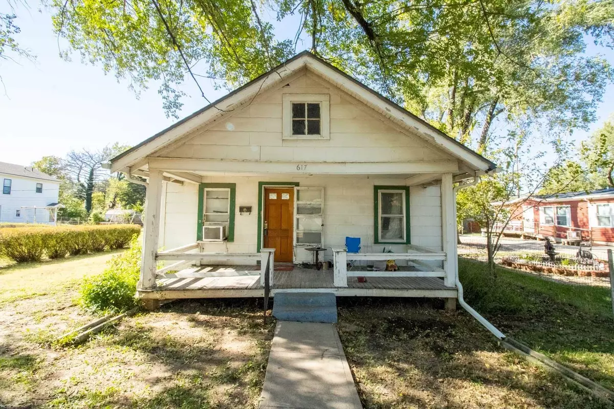 El Dorado, KS 67042,617 N HIGH ST