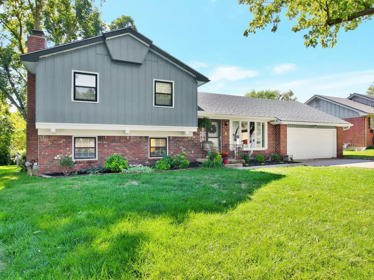 Derby, KS 67037,807 E Greenway Ct