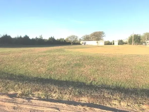 937 N Meridian Rd, Belle Plaine, KS 67013