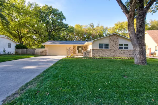 1110 E Bodine Ct, Derby, KS 67037