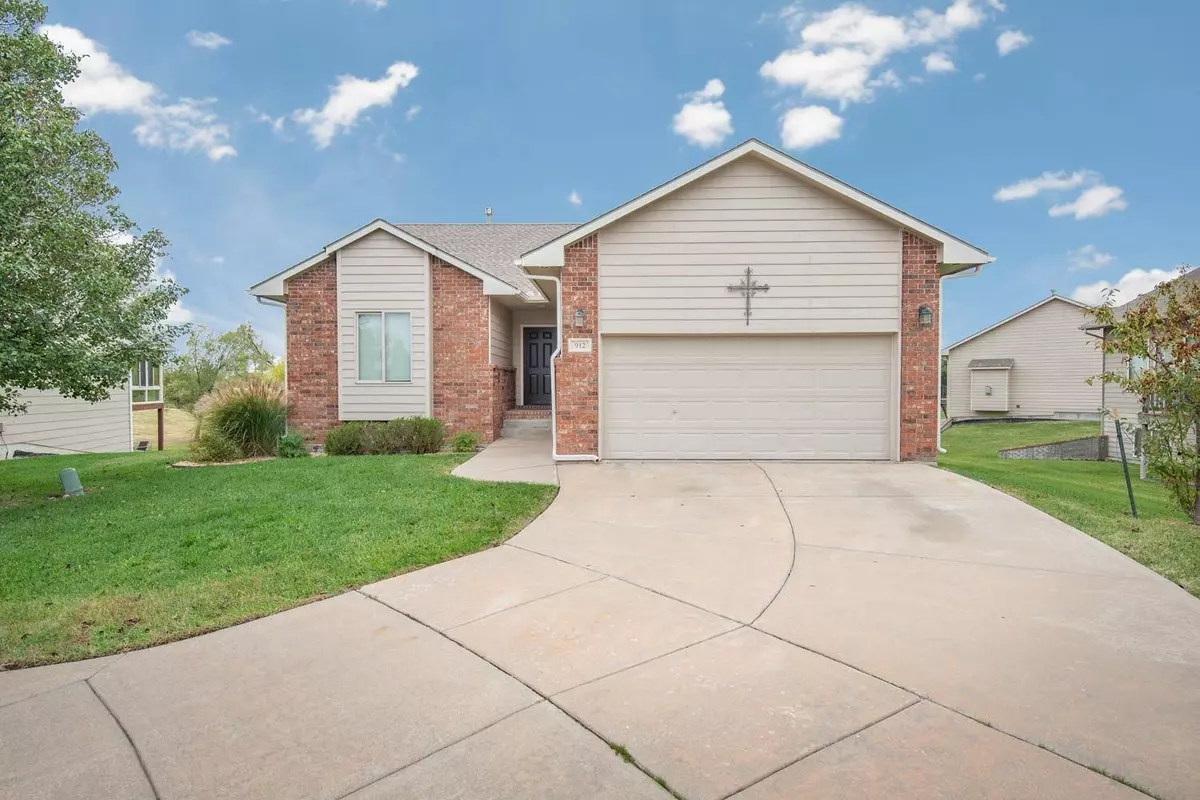 Andover, KS 67002,912 W ONEWOOD CT