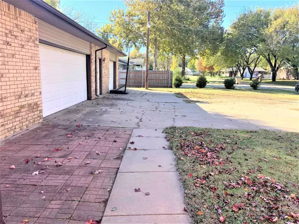 Wichita, KS 67215,6907 W Fortuna