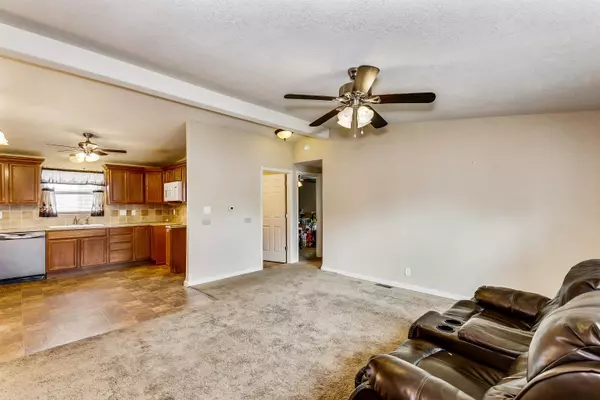 Augusta, KS 67010,446 E 15th