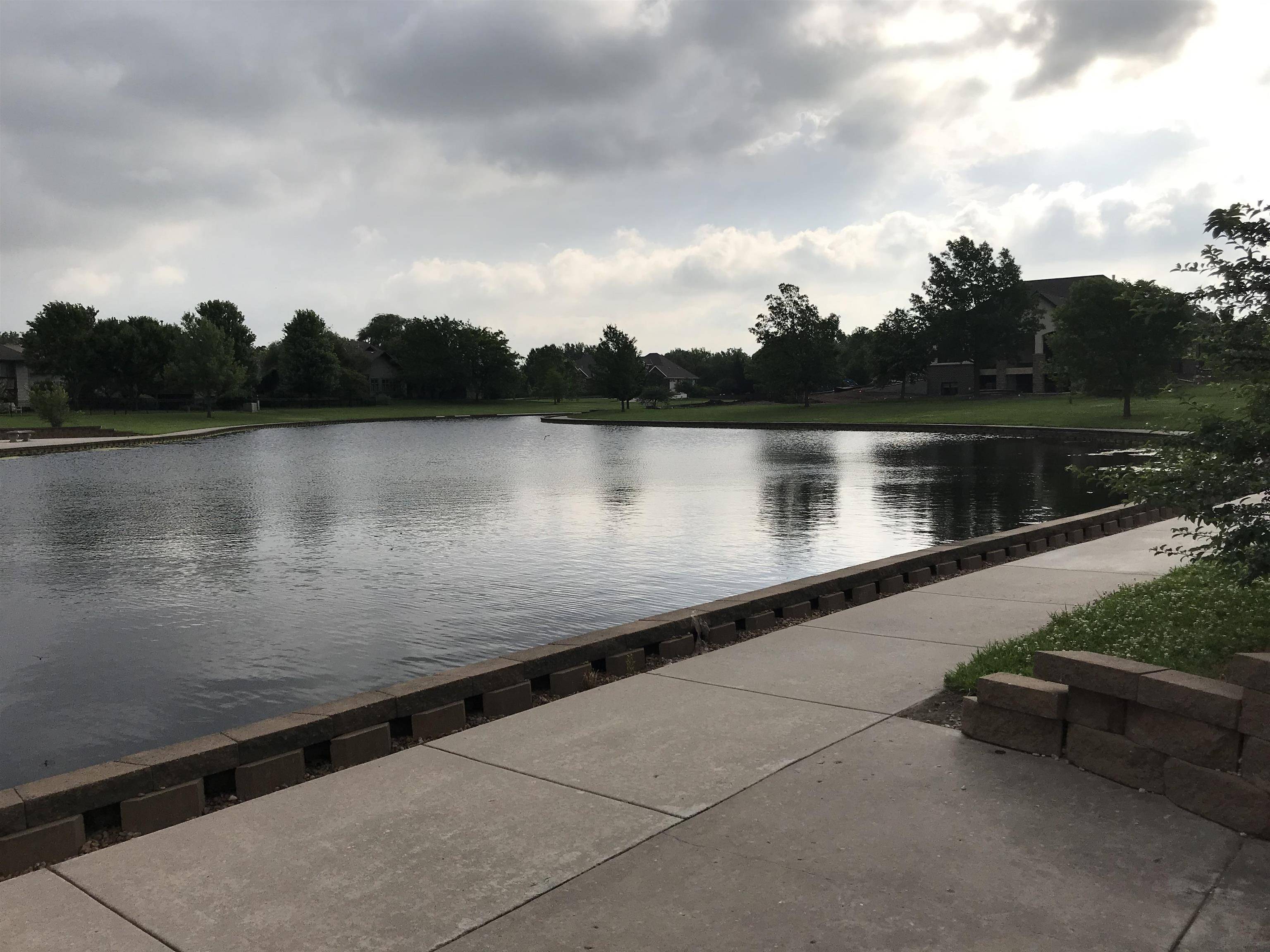 North Newton, KS 67117,325 Old Colony Ct