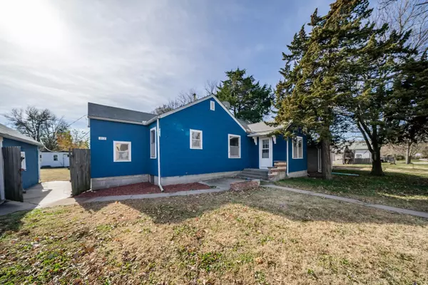 317 W Ruth, Moundridge, KS 67056