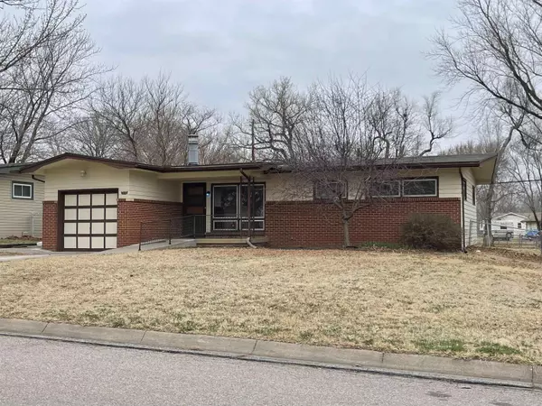 112 W Lincoln St, Derby, KS 67037