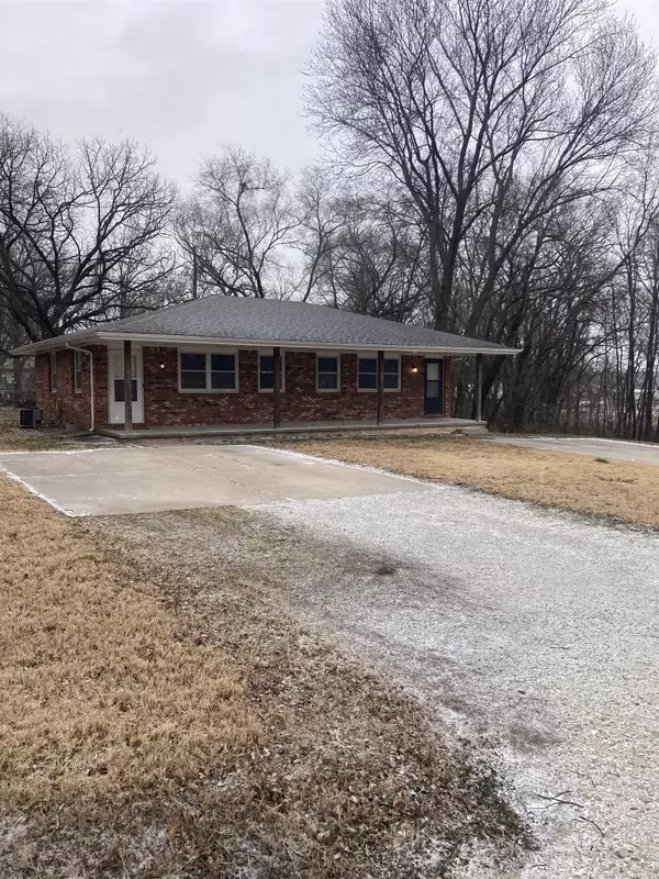 129 Arkansas St, Mulvane, KS 67110