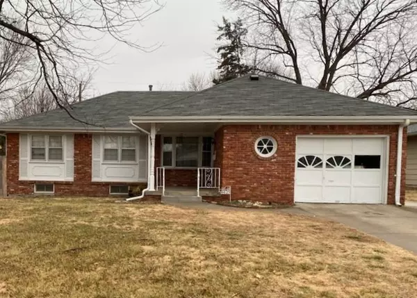 8025 E Clay St., Wichita, KS 67207-2329