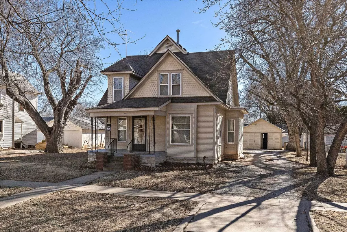 Haven, KS 67543,205 E Main St