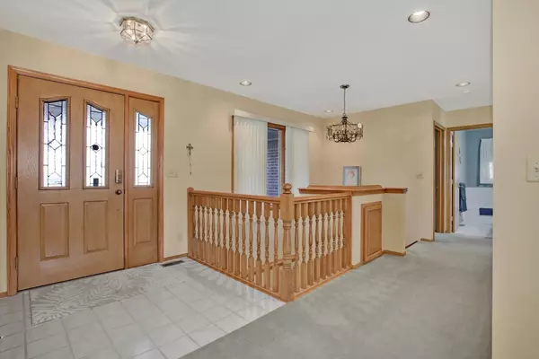 Newton, KS 67114,832 Lazy Creek Dr