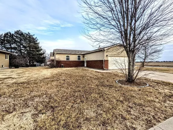 626 S Walnut St, Goddard, KS 67052