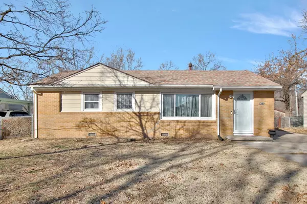 925 N El Paso, Derby, KS 67037