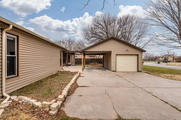 Wichita, KS 67226,6933 E Newbury Cir