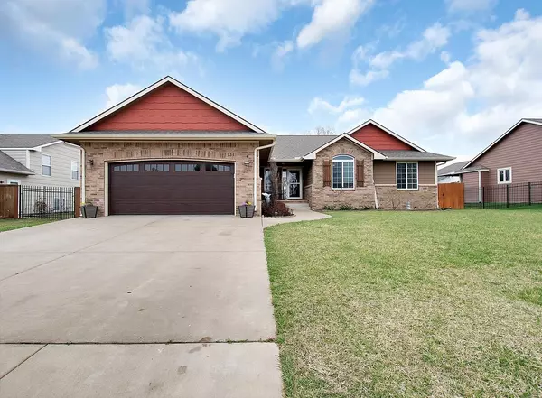 131 E Creekstone, Mulvane, KS 67110