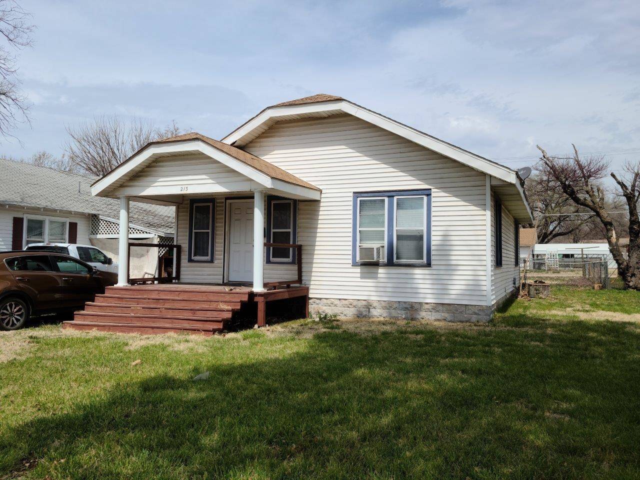 213 E 15th St, Wellington, KS 67152