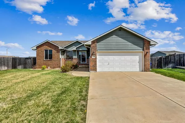 2102 E Lotus Ct, Andover, KS 67002