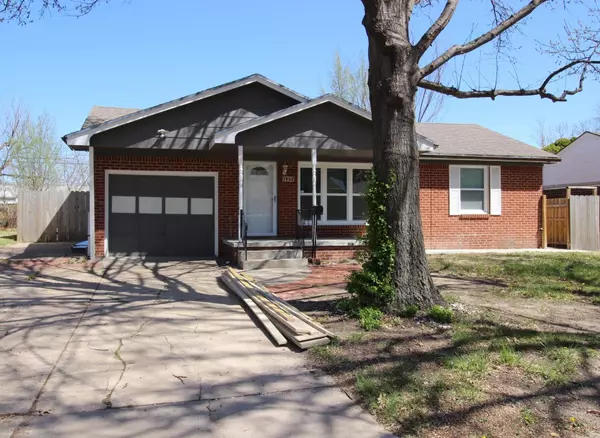 1902 S Pinecrest, Wichita, KS 67218