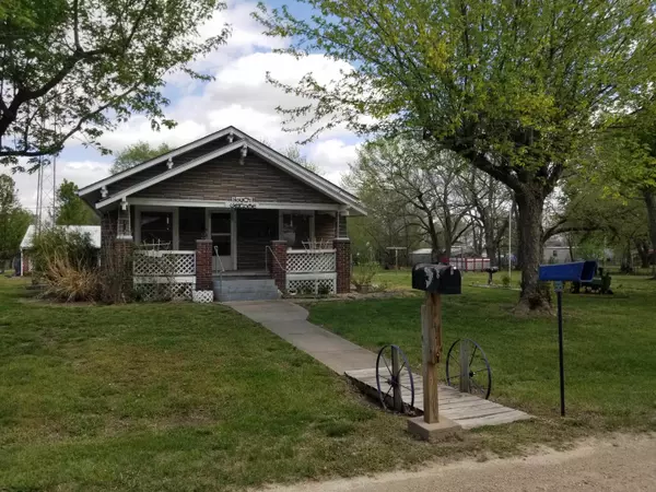 312 Center St,  Climax Springs Village,  KS 67137