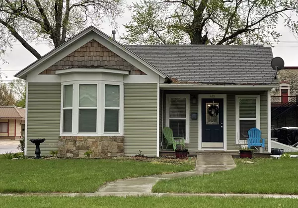 415 E Santa Fe St, Marion, KS 66861