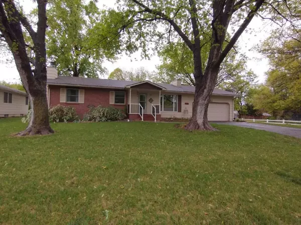 204 W 26th, North Newton, KS 67117