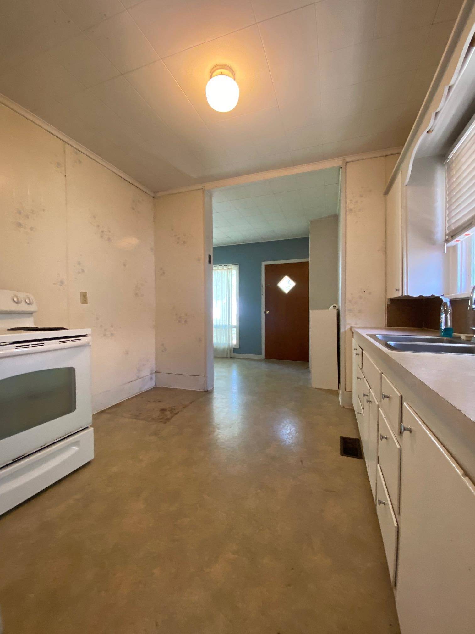 Winfield, KS 67156,1519 Andrews St