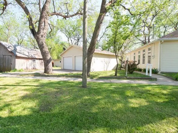 Durham, KS 67438,419 5th St