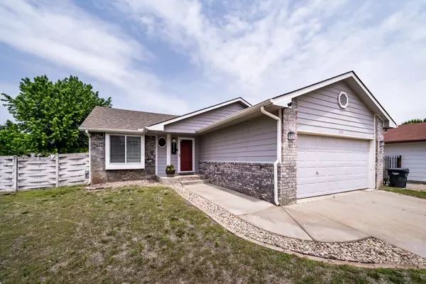 1214 Spring Cir, Haysville, KS 67060