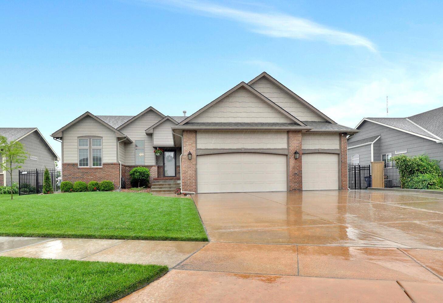 1016 W Travertine St, Andover, KS 67002