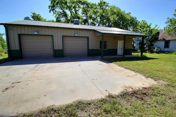 9989 161st, Burden, KS 67019