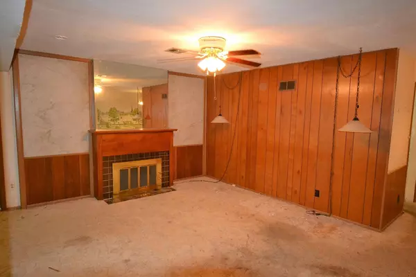 Wichita, KS 67218,702 S Edgemoor Dr