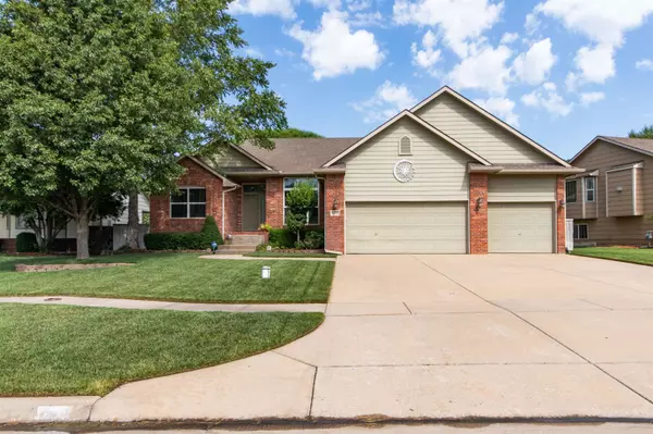 1209 S Park Hill St, Derby, KS 67037