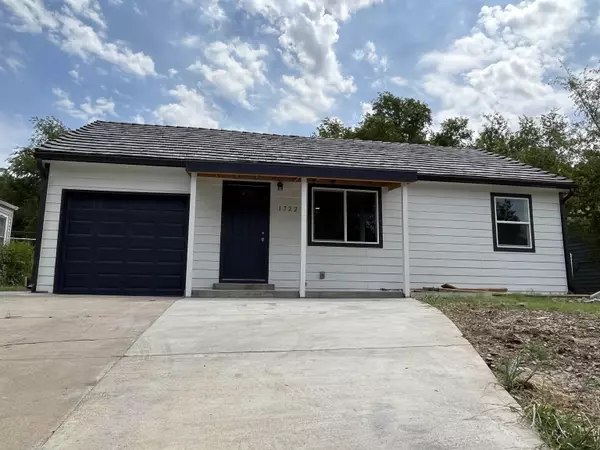 1722 N Chautauqua Ave,  Wichita,  KS 67214