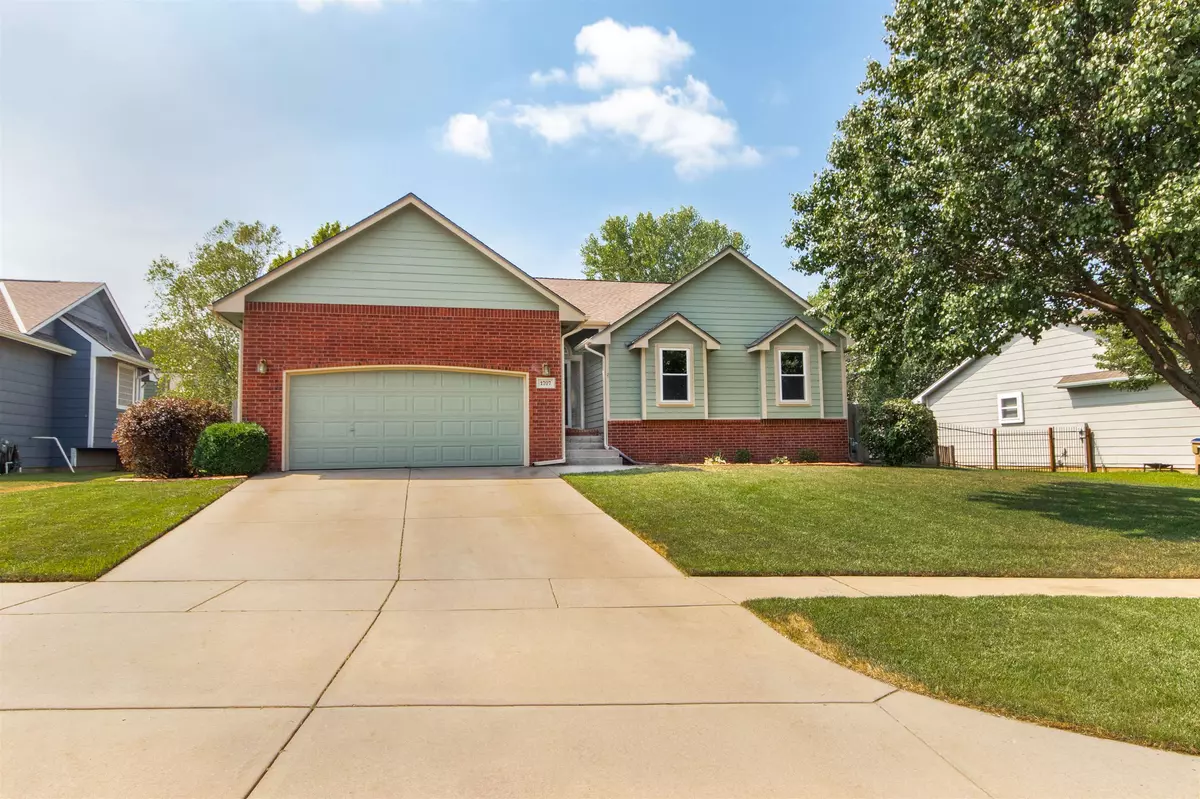 Derby, KS 67037,1707 E Oxford Cir