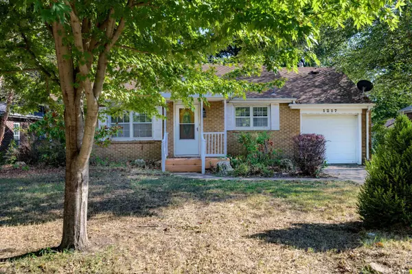 1217 ANN ST,  Winfield,  KS 67156