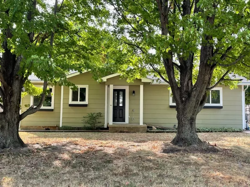321 S Lincoln St, Belle Plaine, KS 67013
