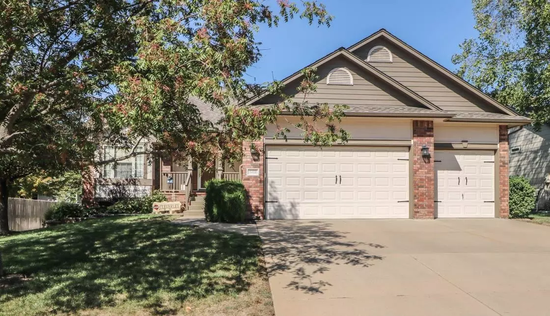 Derby, KS 67037,1418 E Hiddenridge Ct