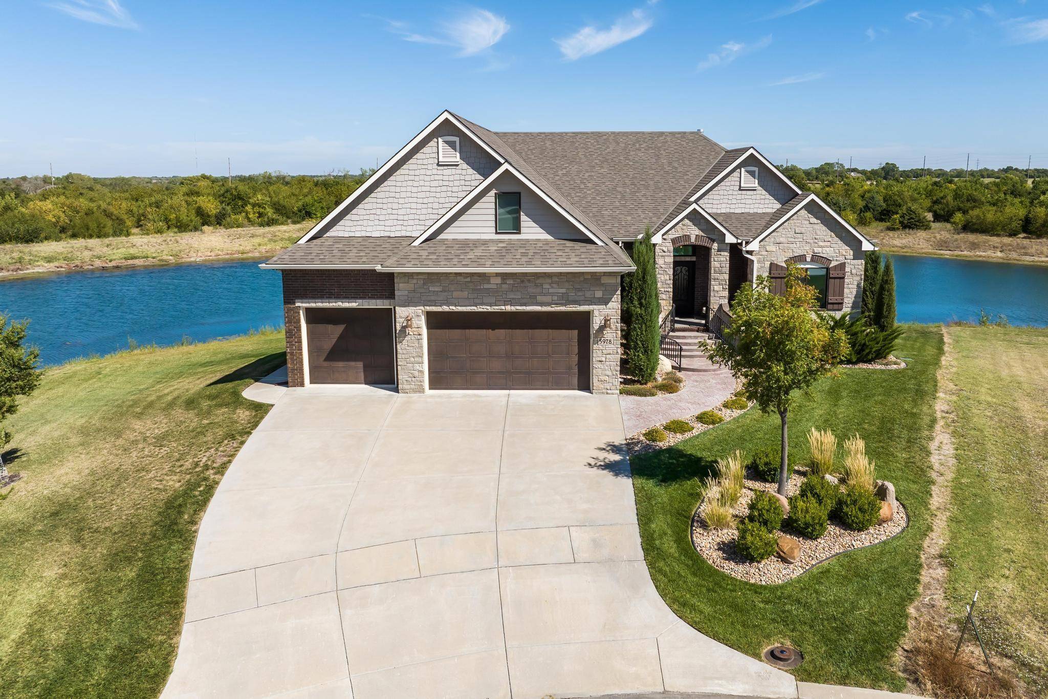 5978 FORBES CT, Bel Aire, KS 67220