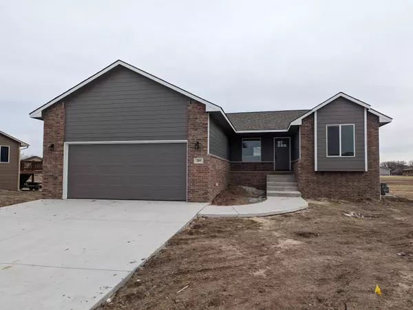 205 Matson Ct, Newton, KS 67114