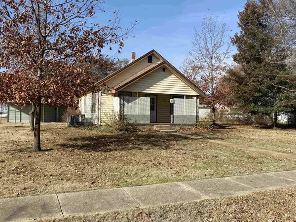 403 Elm St, Burden, KS 67019