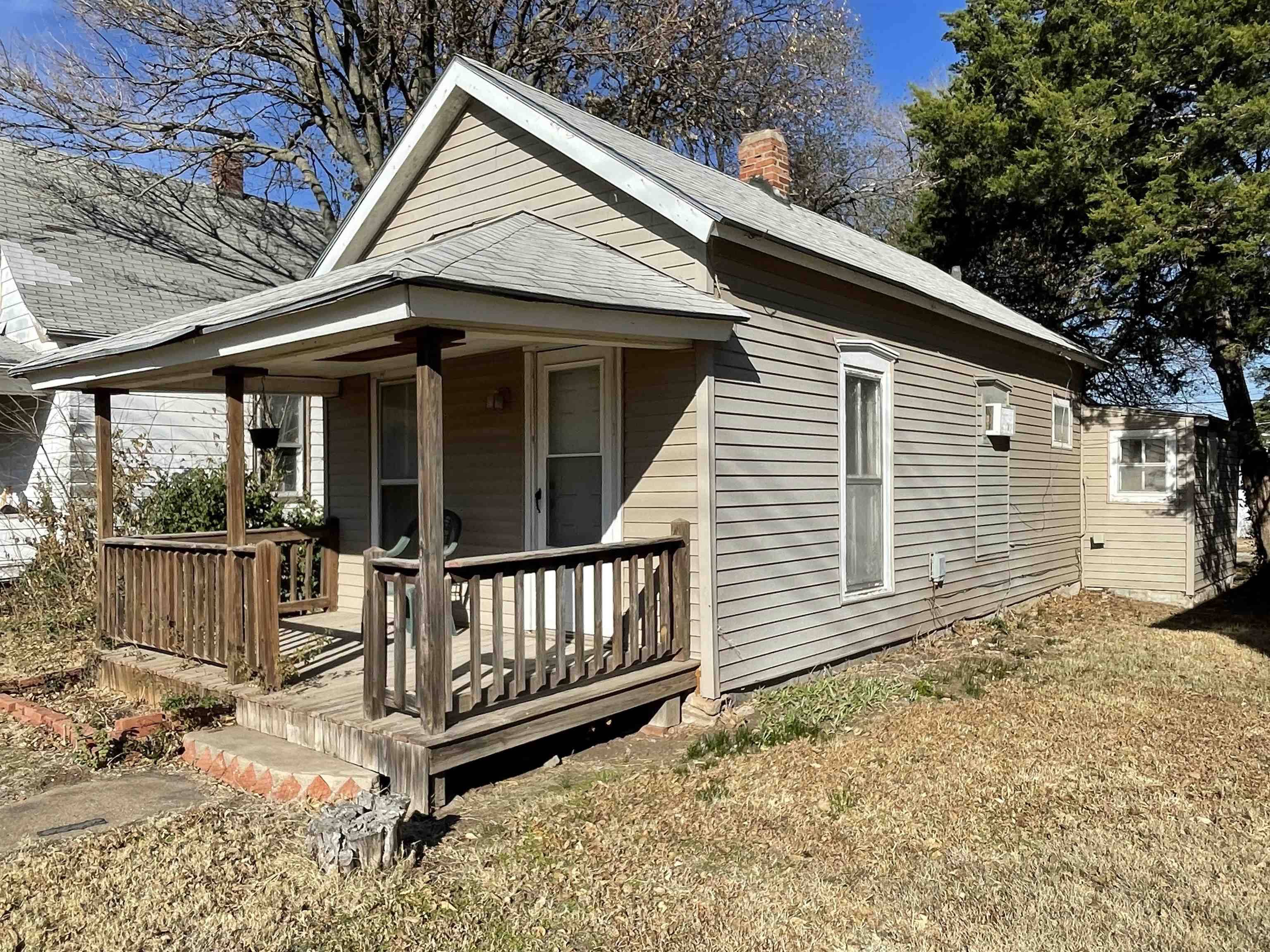Wellington, KS 67152,605 E Lincoln Ave