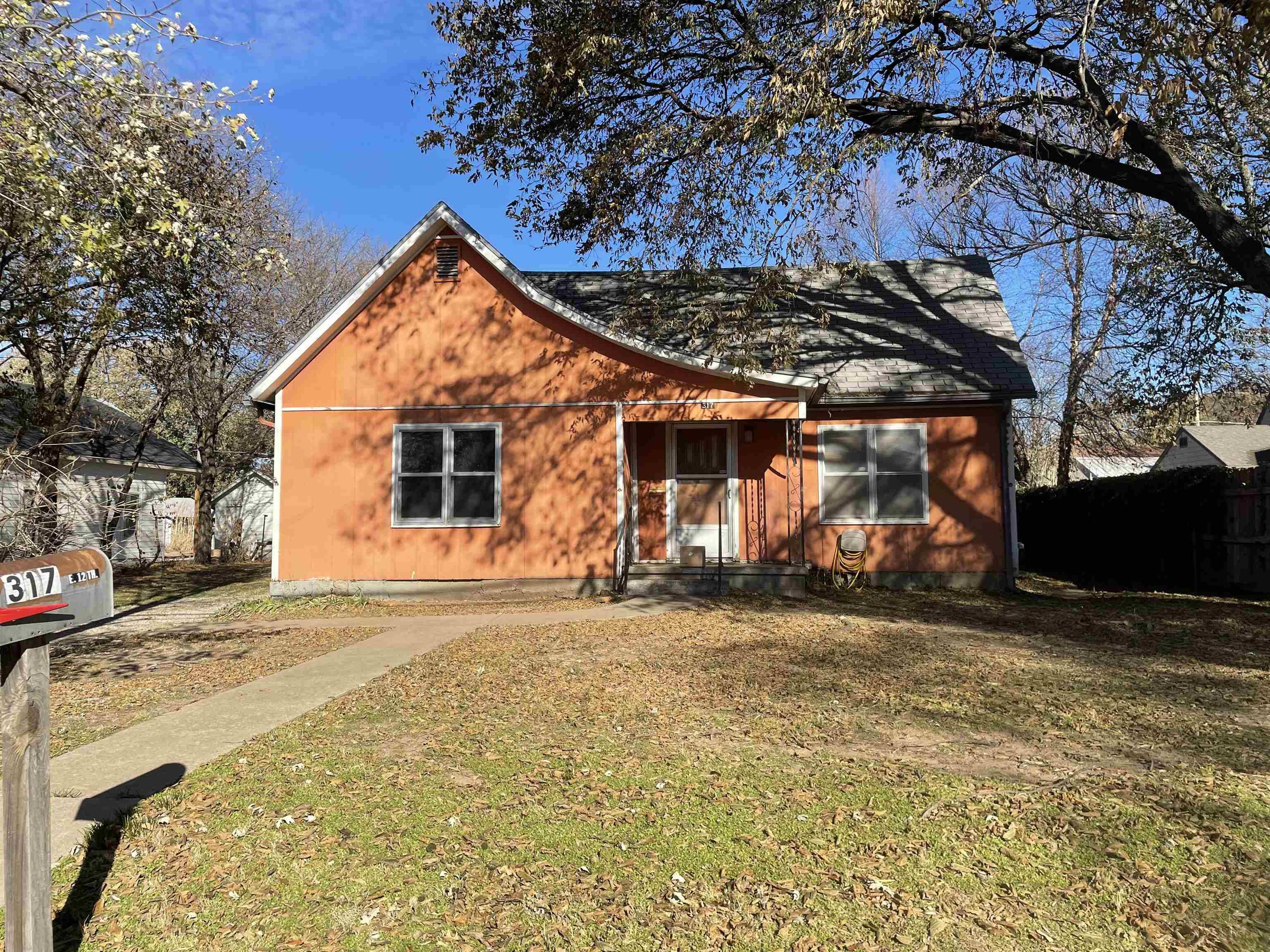 317 E 12th, Wellington, KS 67152