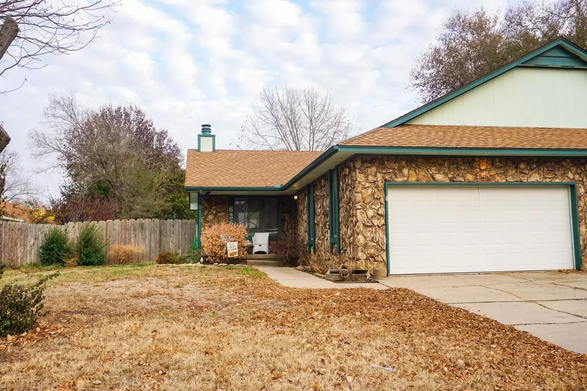 Derby, KS 67037,626 N Oak Forest Ln