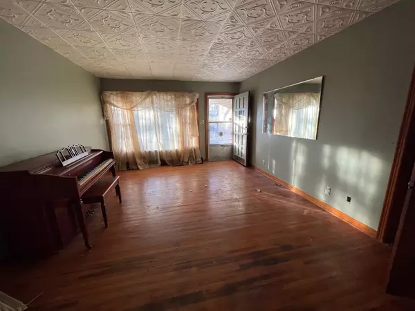 Wichita, KS 67216,2662 S Lulu