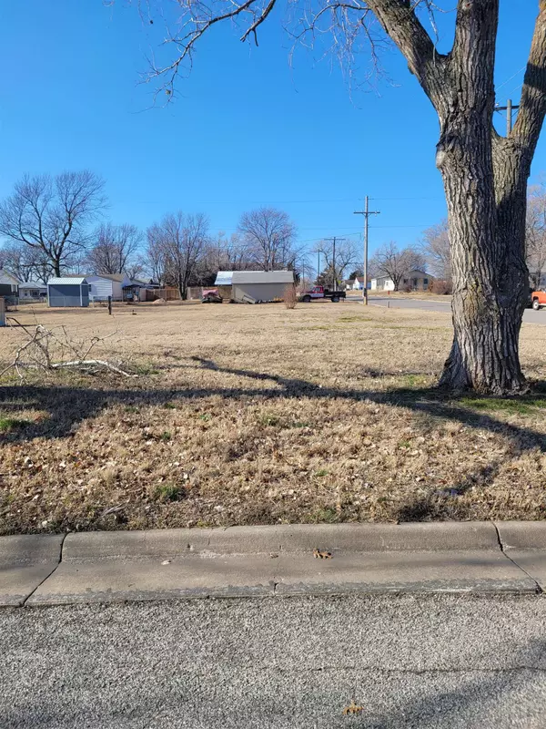 303 S Main, Udall, KS 67146