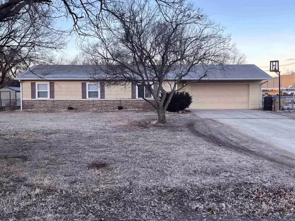 405 S Pecan St, Douglass, KS 67039