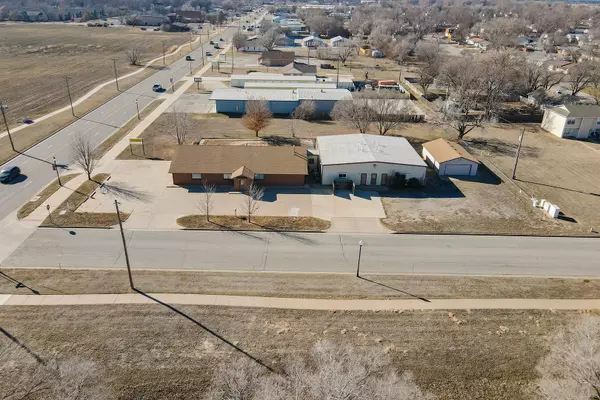 Haysville, KS 67060,984 E GRAND AVE