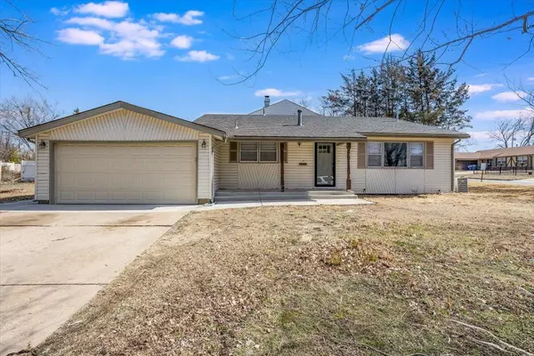 1106 S Paige St, Wichita, KS 67207