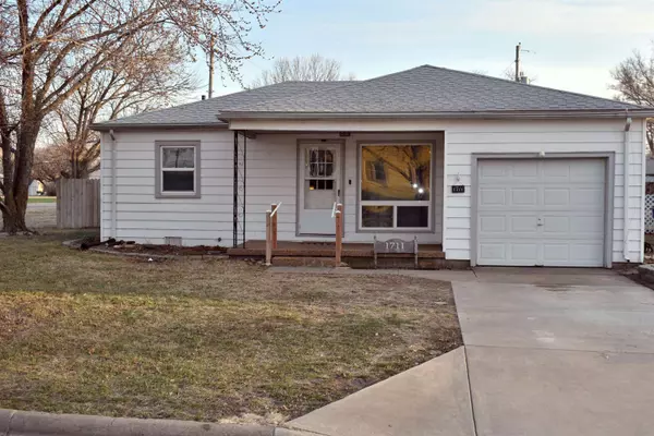 1711 E 11th St, Newton, KS 67114-2524